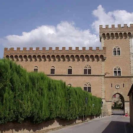 Apartamento Spacious With Shared Pool Bolgheri