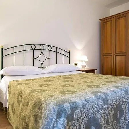 Spacious With Shared Pool شقة